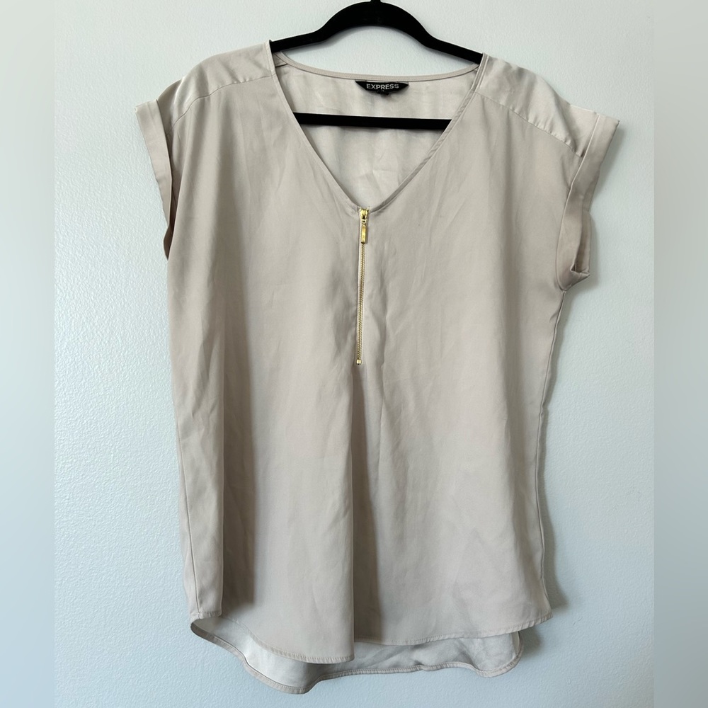 Satin Tops. Tips with zippers.